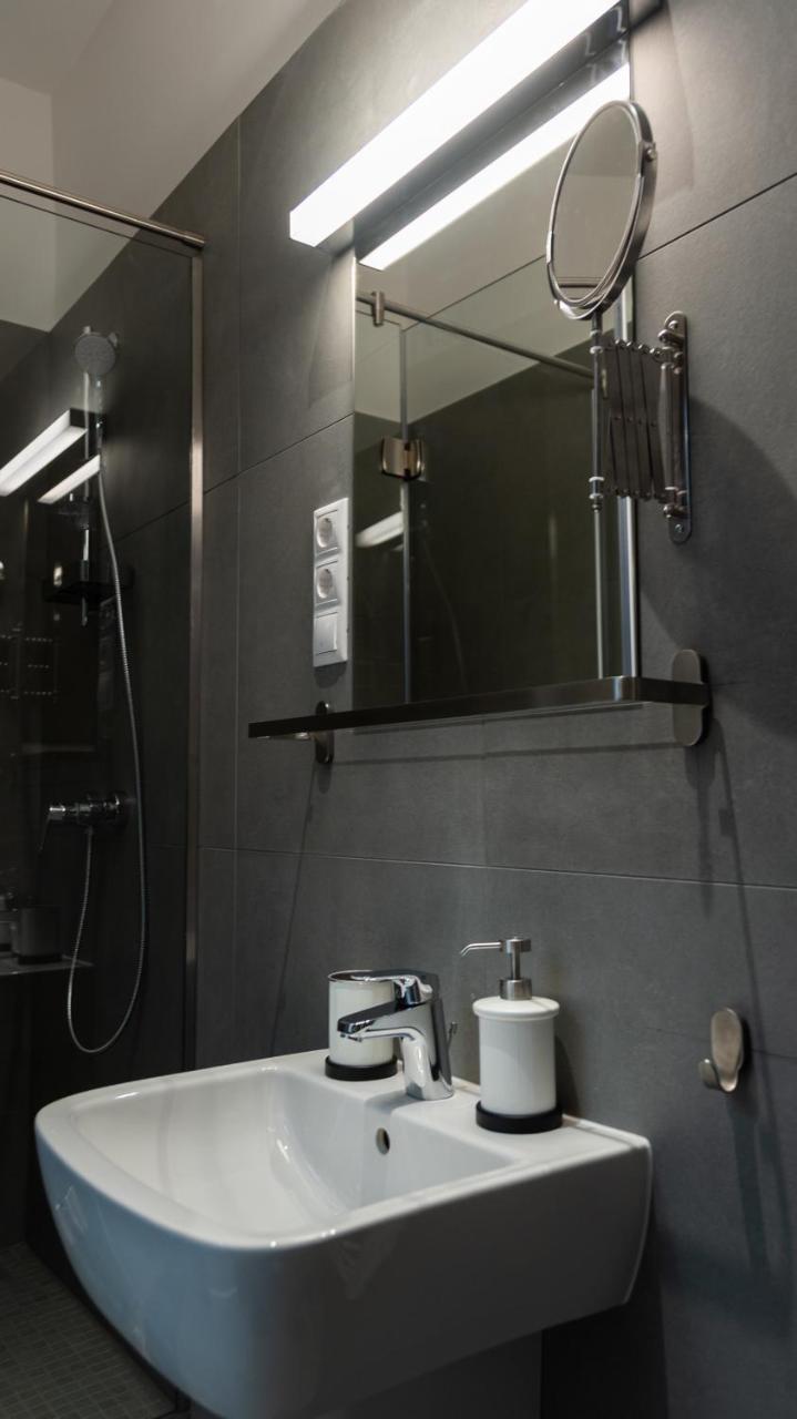 Bpr Downtown Gemstone Apartments Budapeste Exterior foto