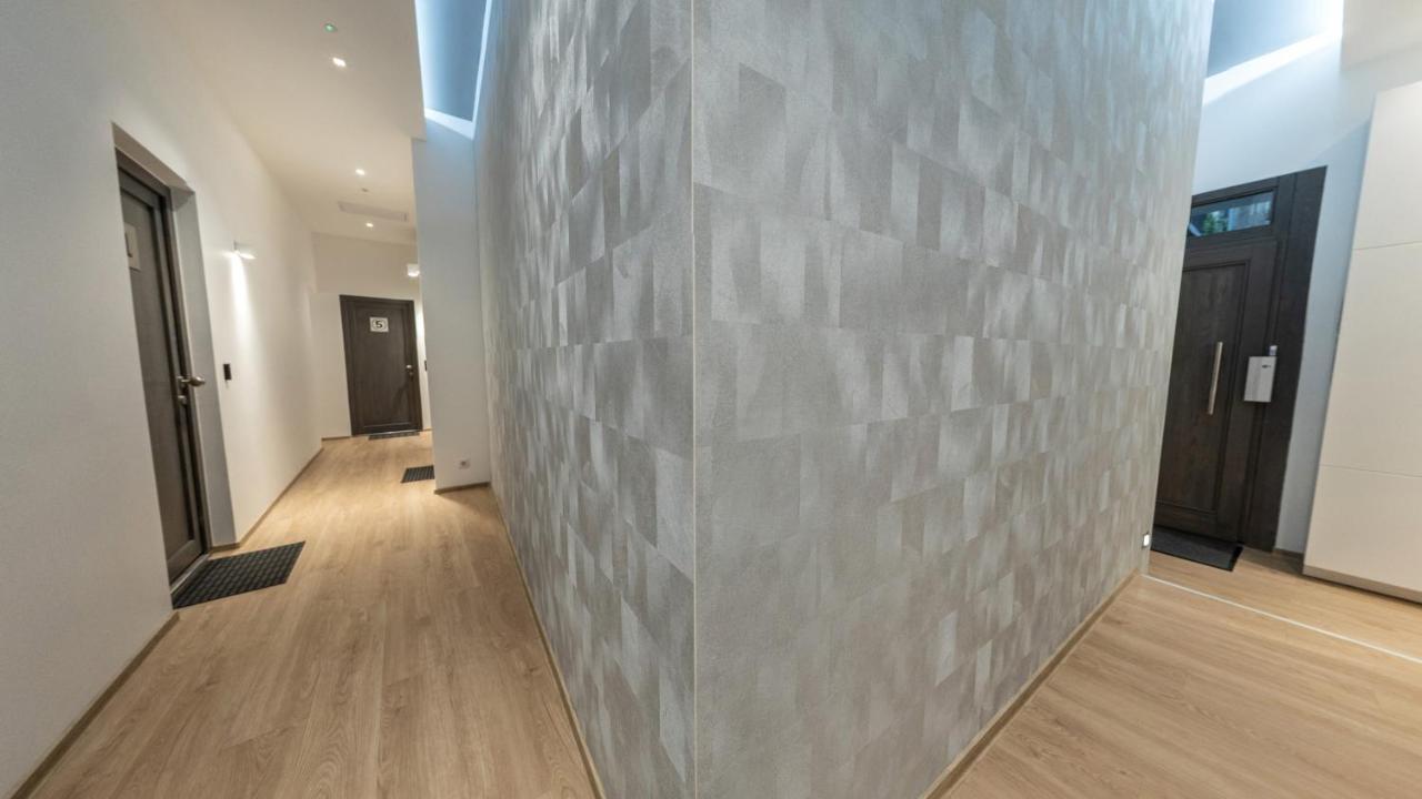 Bpr Downtown Gemstone Apartments Budapeste Exterior foto